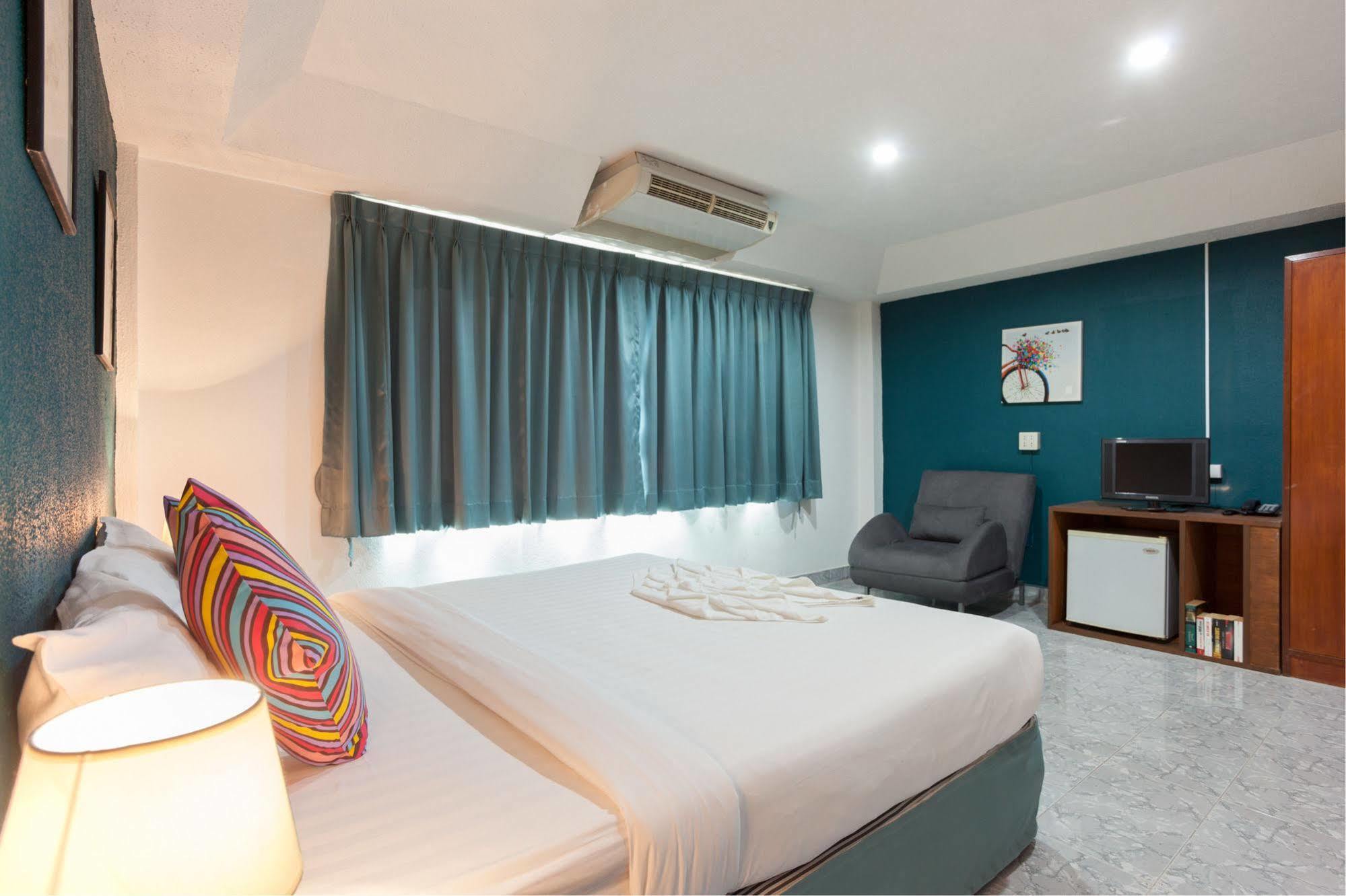 Simple Boutique Seabreeze Hotel Patong Eksteriør billede