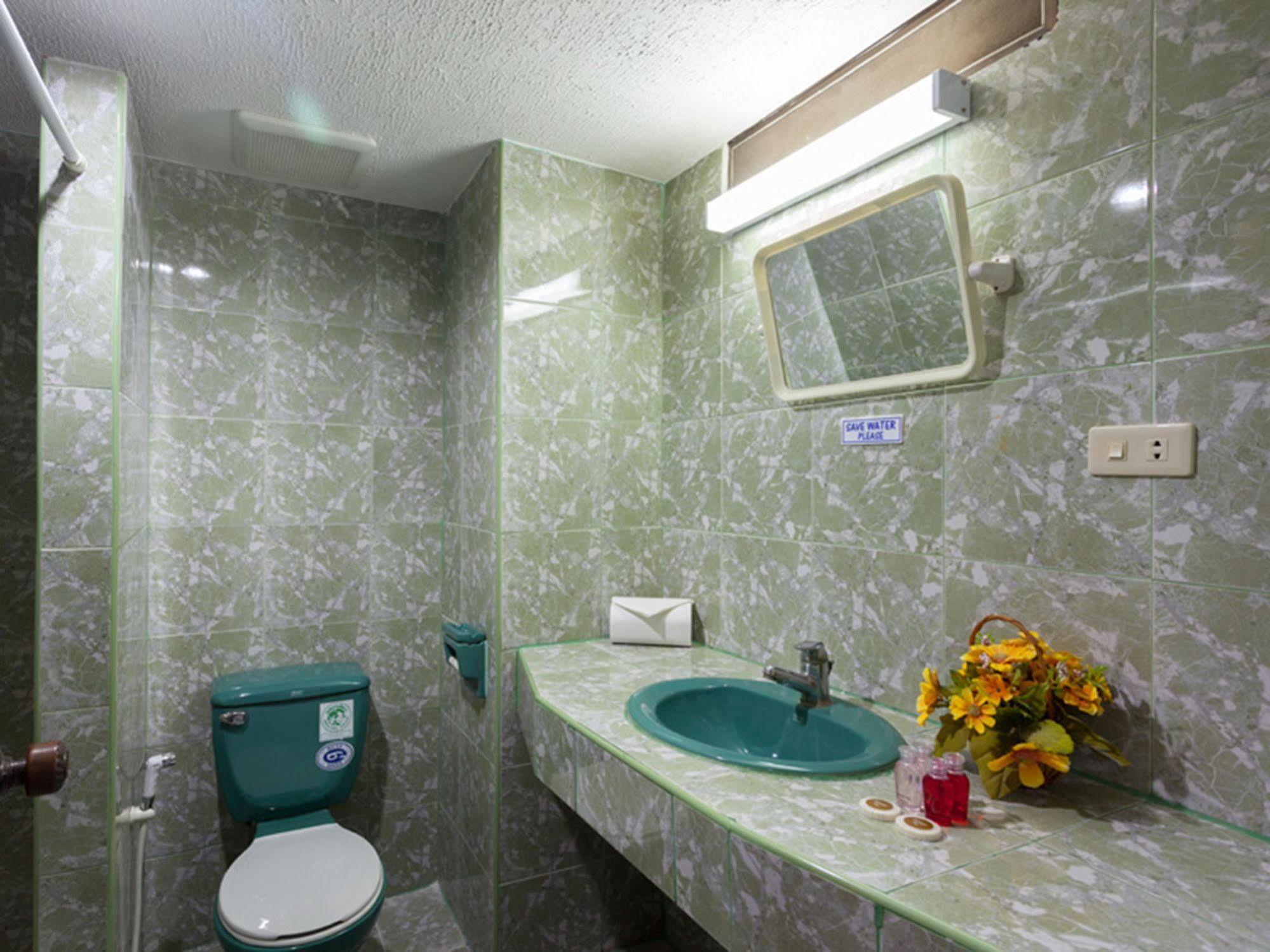 Simple Boutique Seabreeze Hotel Patong Eksteriør billede