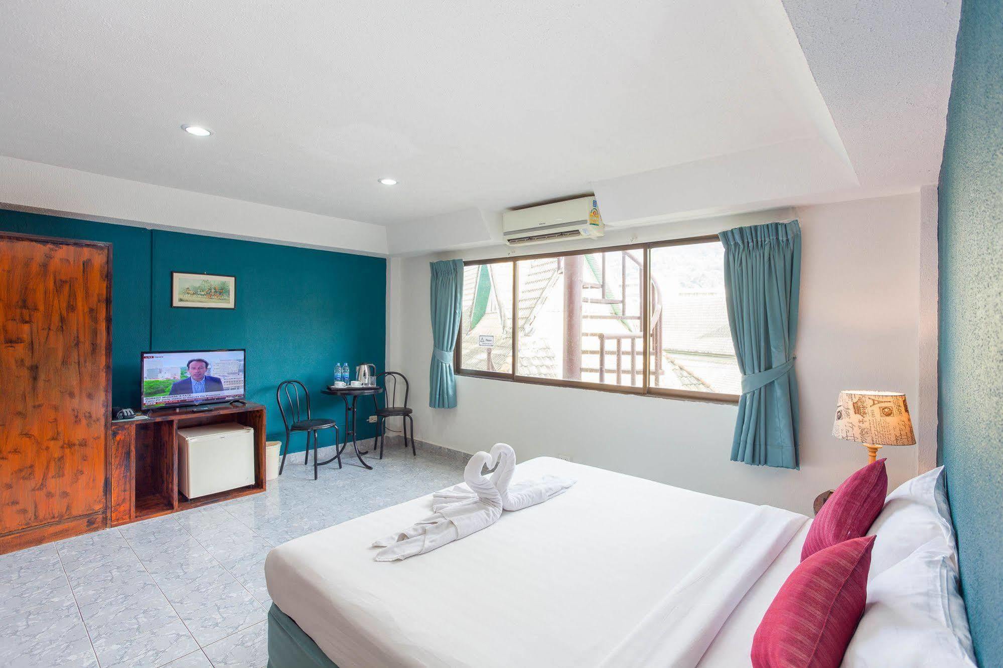 Simple Boutique Seabreeze Hotel Patong Eksteriør billede