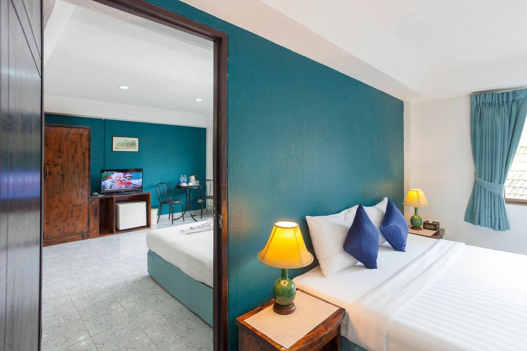 Simple Boutique Seabreeze Hotel Patong Eksteriør billede