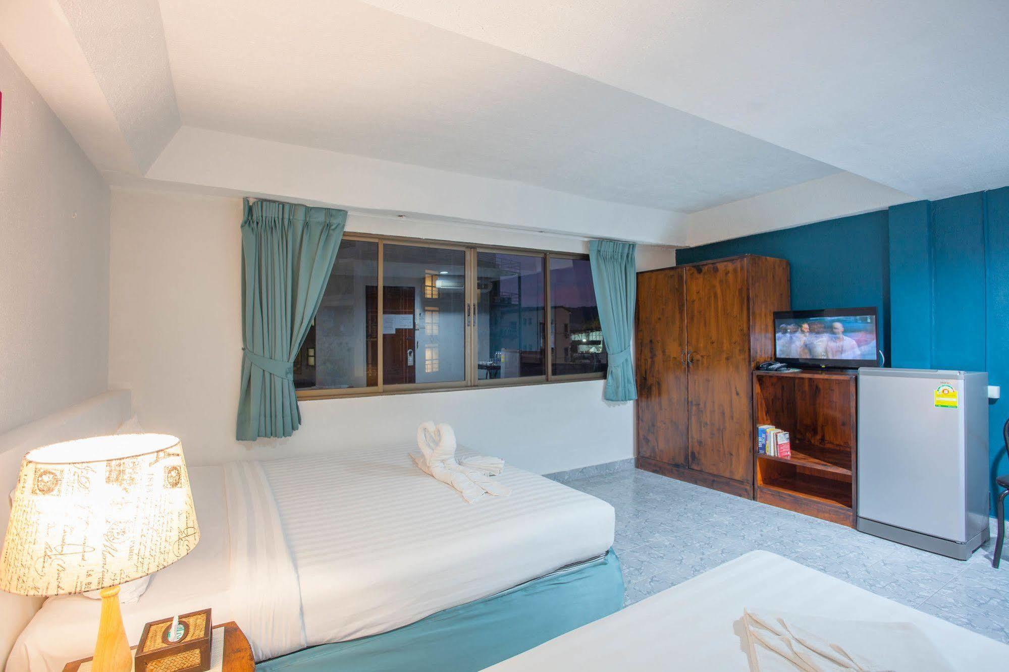 Simple Boutique Seabreeze Hotel Patong Eksteriør billede